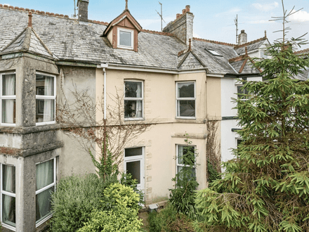For Sale By Conditional On Line Auction4 Bedrooms, 3 Receptions Over 3 Floors - Requires Complete Refurbishment
