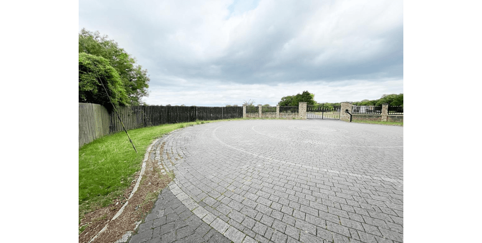 Property Image 0